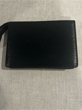 Louis Vuitton Epi Trousse Poche Toilette
15 Pochette Noir